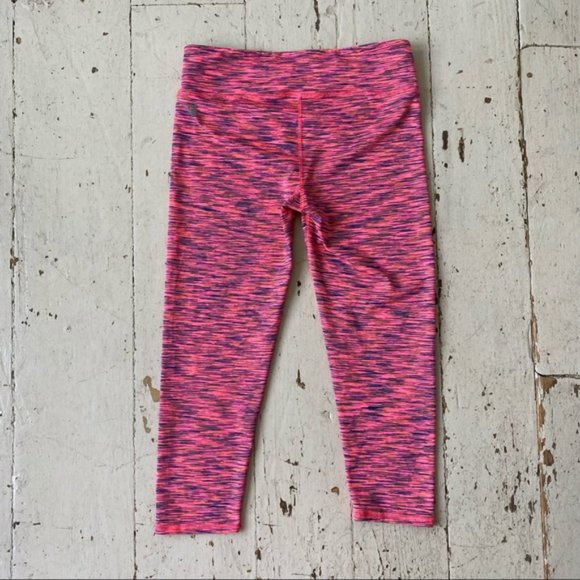 Lot of 2 Pair Fabletics Salar Capri Leggings - Picture 3 of 13